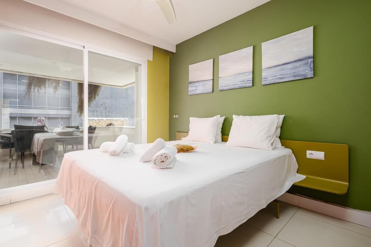 Puerto Banus, Edificio Tembo, 2 Bedroom Apartment, Parking And Pool Apartment *
