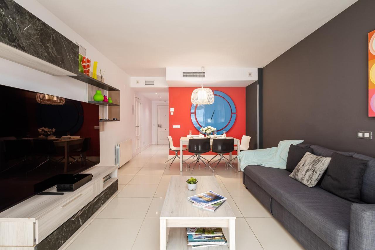 Puerto Banus, Edificio Tembo, 2 Bedroom Apartment, Parking And Pool Apartment *