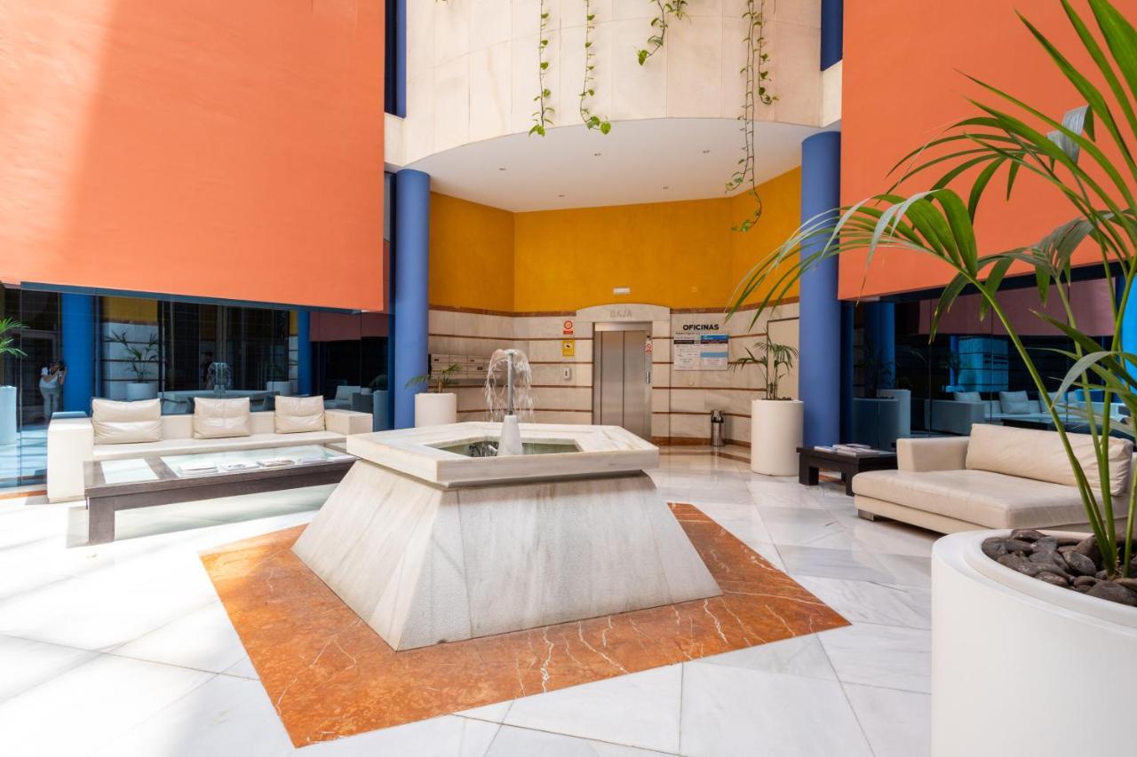 Puerto Banus, Edificio Tembo, 2 Bedroom Apartment, Parking And Pool Marbella